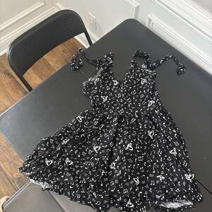 Hot Topic Black and White Music Note Dress